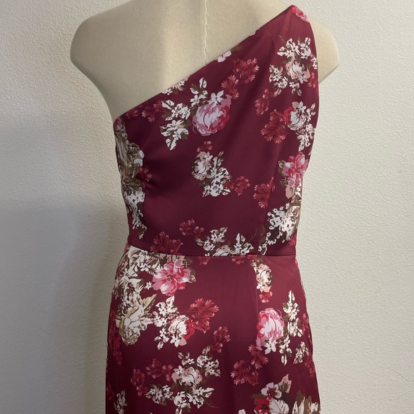 WAYF The Lainey Floral One Shoulder Twist Burgundy Gown Small - Picture 12 of 13